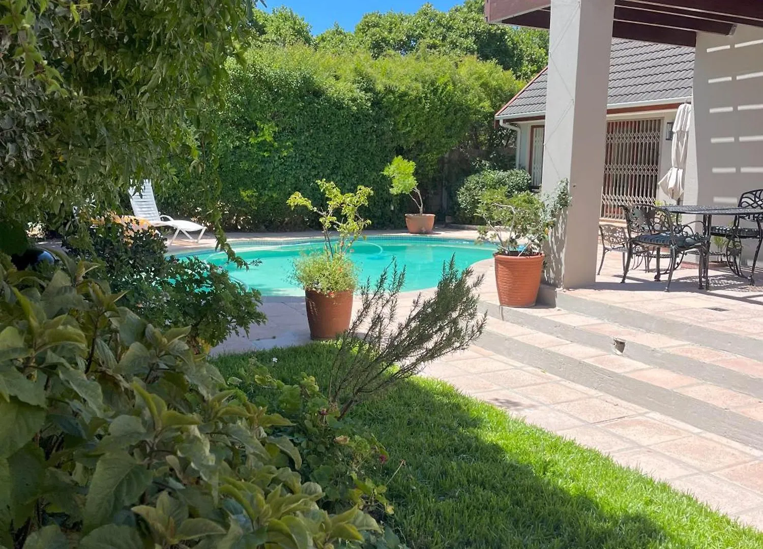 Guest house Pinoak Cottages - Constantia Cape Town