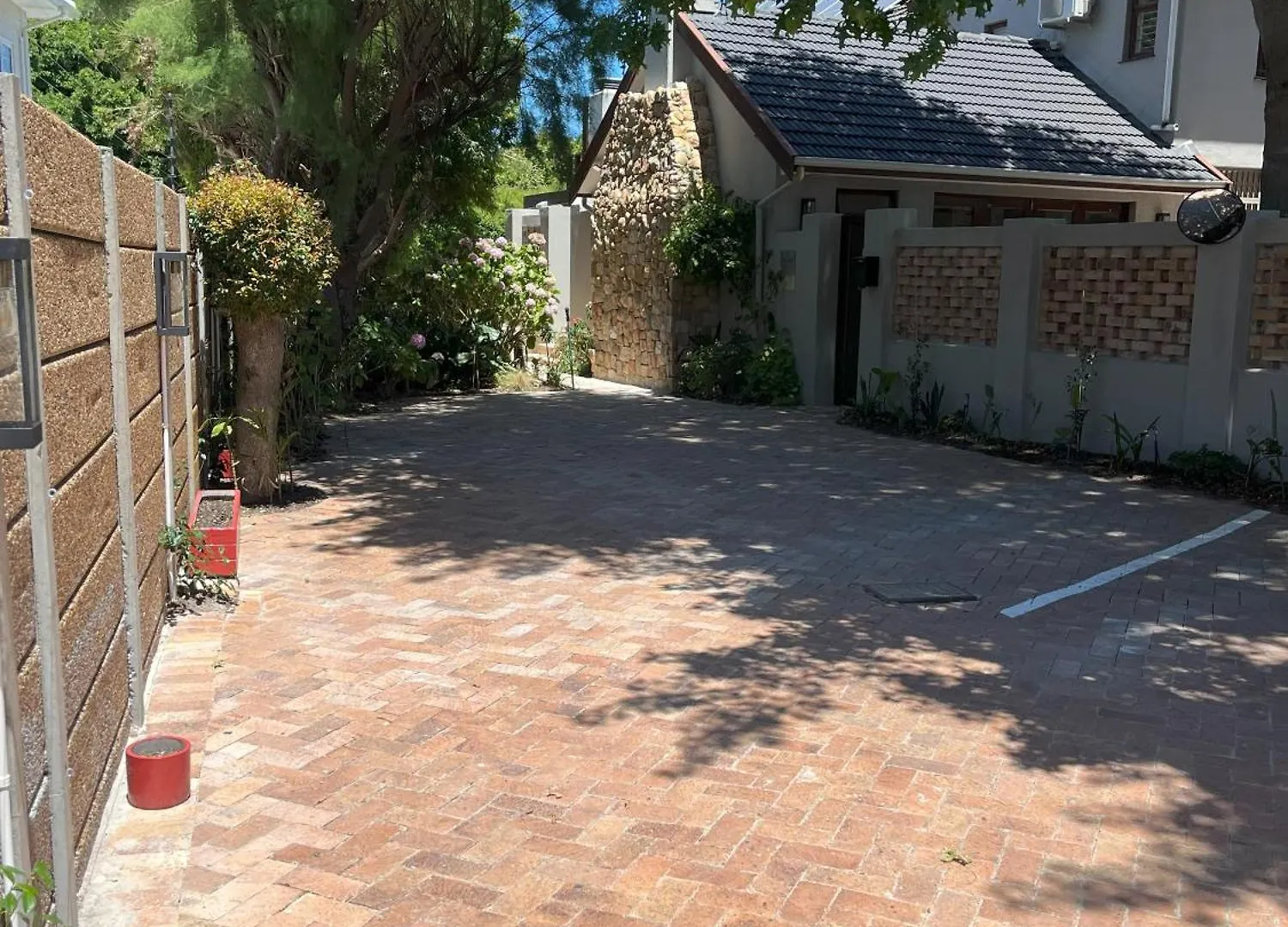 Pinoak Cottages - Constantia Cape Town 3*,  South Africa