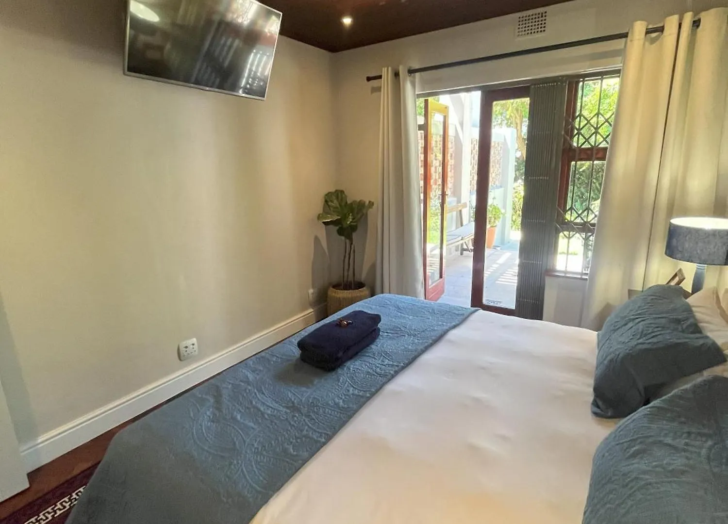Guest house Pinoak Cottages - Constantia Cape Town