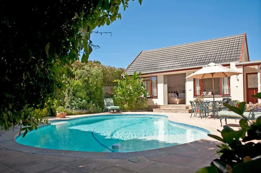 Pinoak Cottages - Constantia